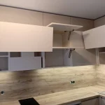 Кухня з антресоллю